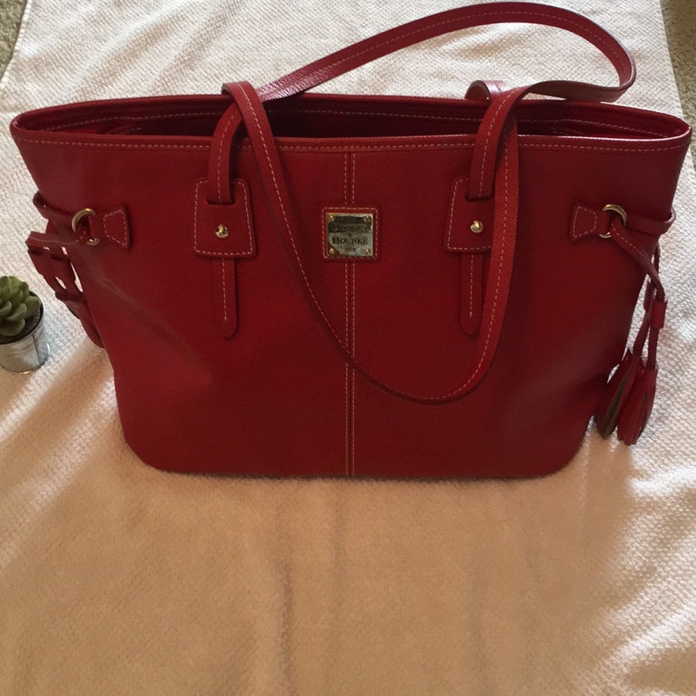 DOONEY & BOURKE LEATHER PURSE